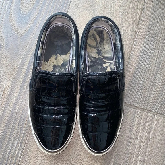 Ted Baker patent leather slip on sneakers - Picture 2 of 7